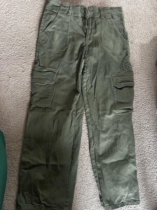 Celebrity Pink Pants - Women’s olive cargo pants